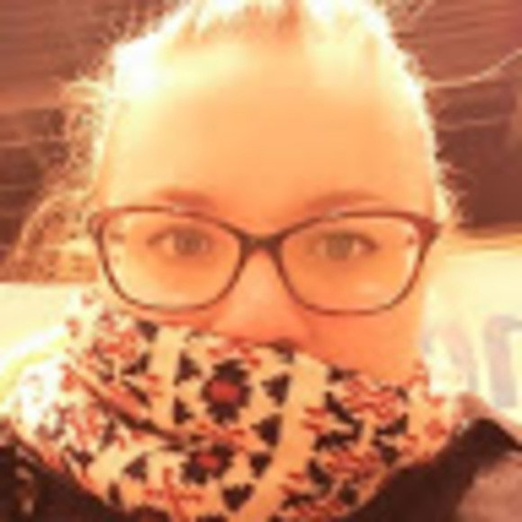 Meet your Posher, Julia - Picture 1 of 1